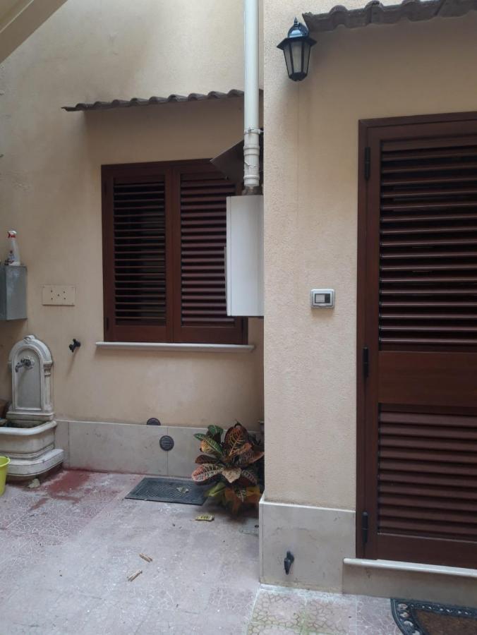 Casa Ale Bed and Breakfast Brindisi Esterno foto
