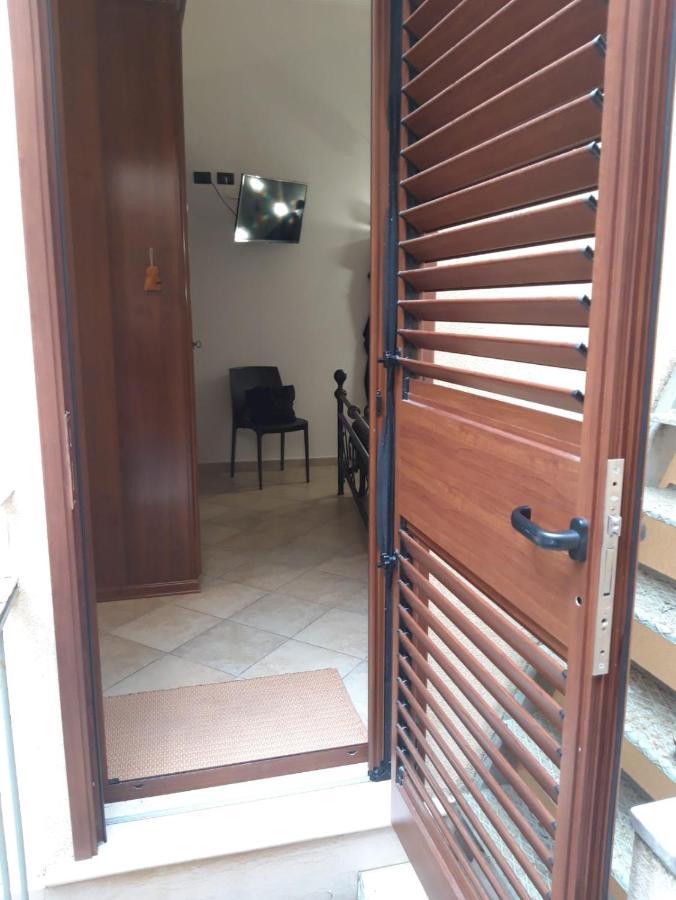 Casa Ale Bed and Breakfast Brindisi Esterno foto